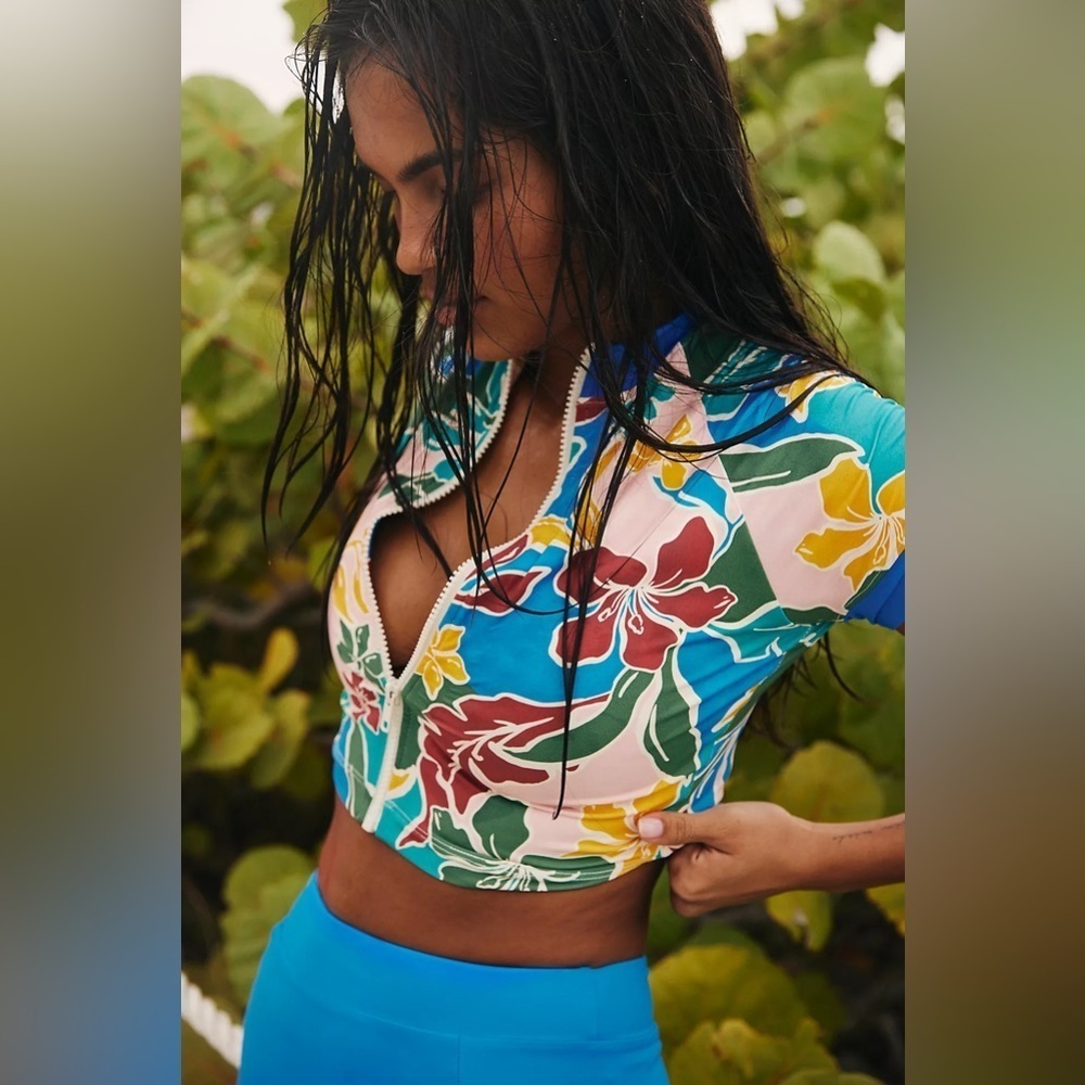 NWT Stone Fox Swim Lily Surf Top - Picture 2 of 4